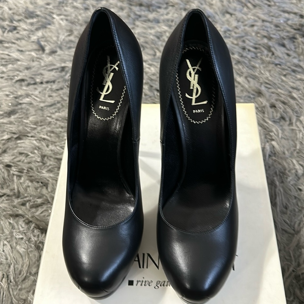 Black leather yves Saint Laurent heels